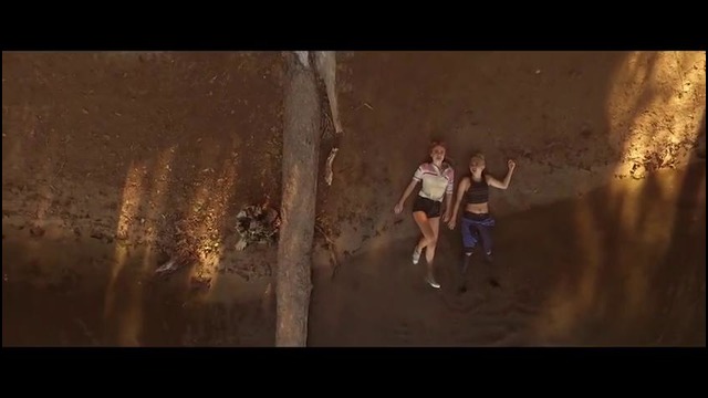 Hayley Kiyoko – Cliffs Edge