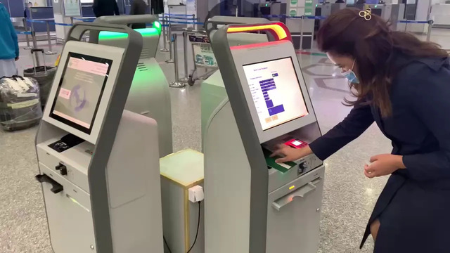 В аэропорту Ташкента появились стойки самостоятельной регистрации