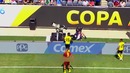 Месси ударил репортера.. топ фейлы в футболе