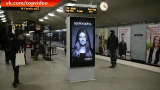 Очень крутая реклама в шведском метро