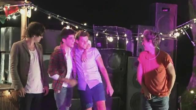 One Direction – Live While We’re Young (Behind The Scenes)