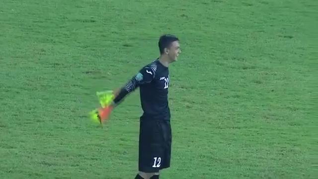 Вратарь сборной Узбекистана забил гол команде КНДР от своих ворот