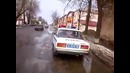 Издевается над ГАИ =)