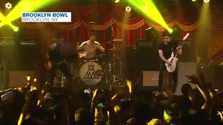 Fall Out Boy ft. Hayley Williams Sugar We’re Going Down – VH1 Super Bowl Blitz