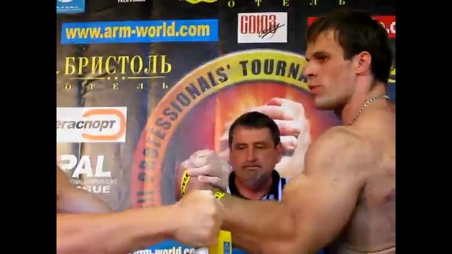 Arm wrestling. ну и руки у них