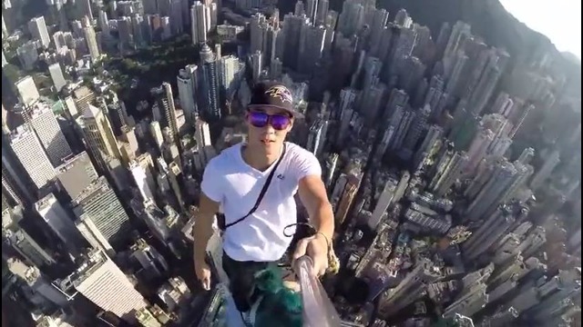 Безумное селфи с небоскреба Гонконга