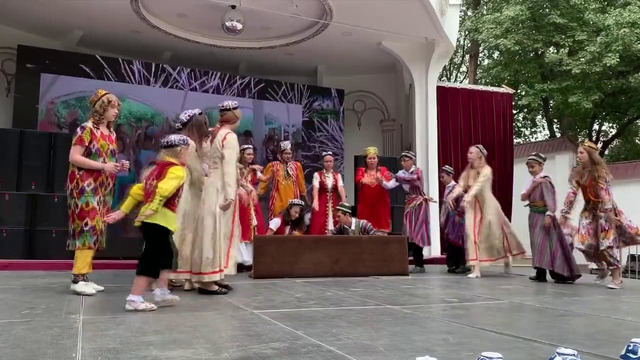"Сказка о царе Салтане" спектакль в узбекском национальном стиле