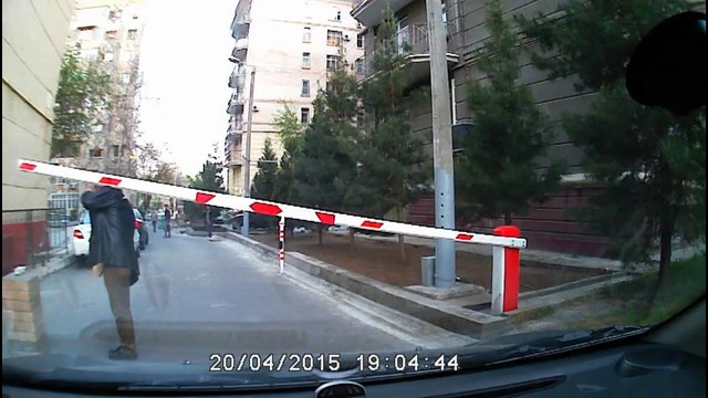 Шлагбаум по голове