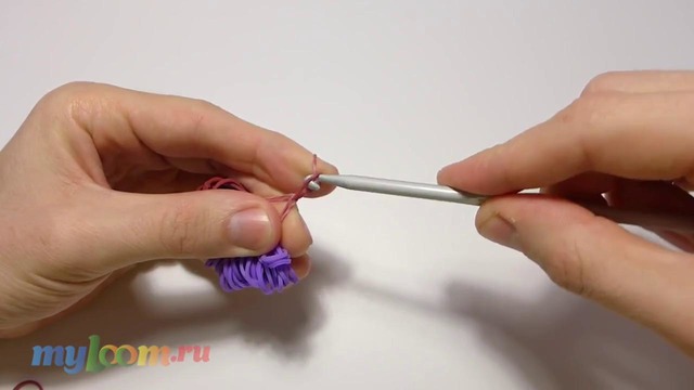Простая ПОДВЕСКА из резинок Rainbow Loom Bands
