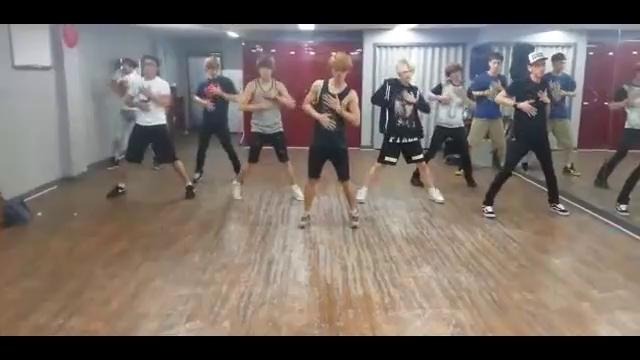 MR.MR – Waiting For You Dance Practice