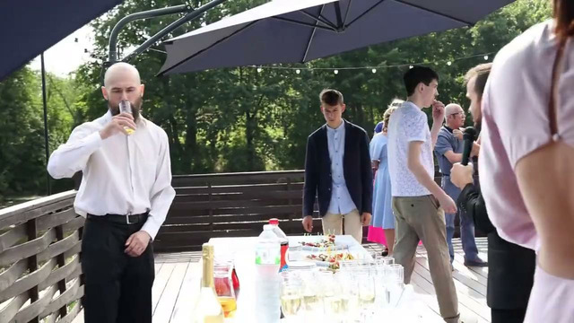 ПРИТВОРИЛСЯ официантом НОВИЧКОМ на СВАДЬБЕ! СЖОГ феЙерверки, ВЗОРВАЛ торт, ОБЛИЛ гостей! ШОККК ))