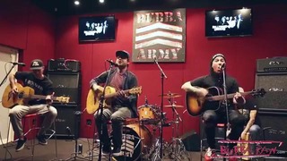 Hollywood Undead – Take Me Home (Acoustic Live)