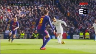 Промах Роналду по мячу в матче против Барселоны