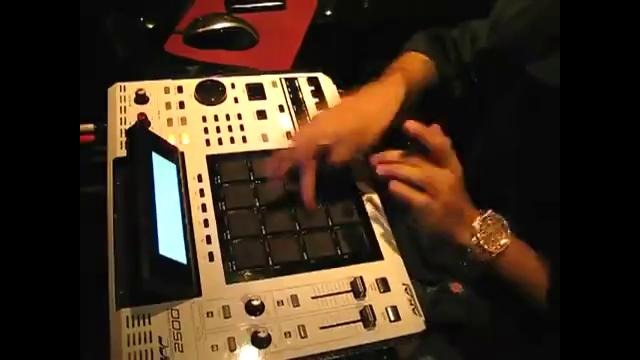 Araab muzik flippin a beat