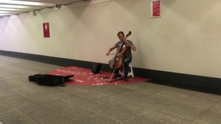 Виолончель в метро ► play cellos музыкант