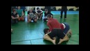 Выход на рычаг локтя атакуя дальнюю руку-на коленях