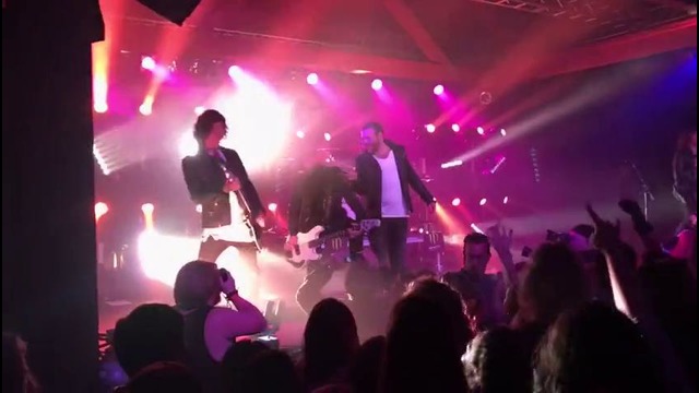 Asking Alexandria – Someone, Somewhere (Live 2016)
