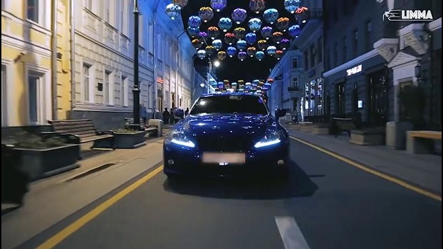 Mercedes CLS63 vs Lexus IS-F drift battle Moscow