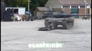 Уничтожение автомобилей танками и прессом