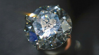 Самые маленькие в мире картины на бриллиантах создали в Нидерландах