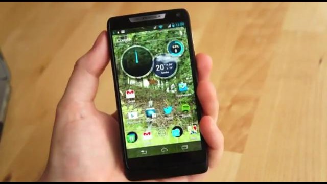 Motorola RAZR i review (engadget)