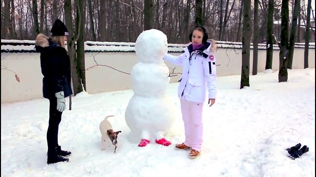 Лепим снеговика ☃ с мамой Спилберг// Саша Спилберг