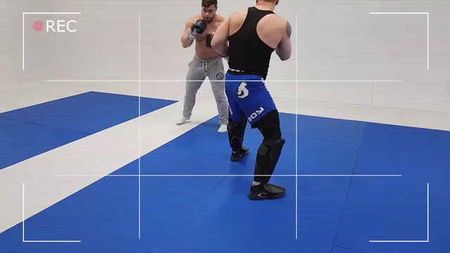 Д. Пономаренко (инструктор MMA) vs качки