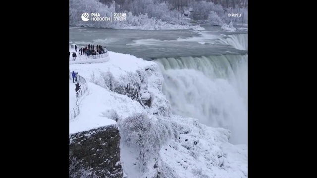 Аномальные холода превратили Ниагарский водопад в ’’ледяное королевство
