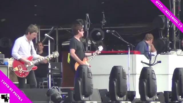 Noel Gallagher’s High Flying Birds – Don’t Look Back In Anger – LIVE MOSCOW 2012