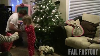 Рождественские неудачи с ёлками от FailFactory