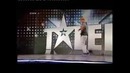 Пацан танцует супер