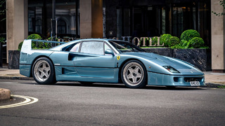 UNIQUE BLU HYPERION Ferrari F40 Driving in London