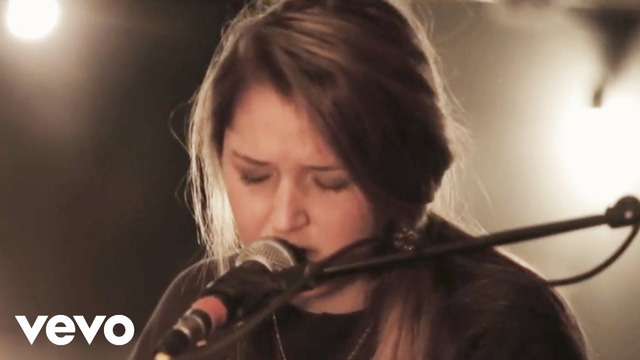 Chelsea Cutler – Sometimes (Acoustic)