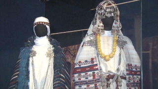 Искусные украшения и старинные наряды представили в музее в Марокко