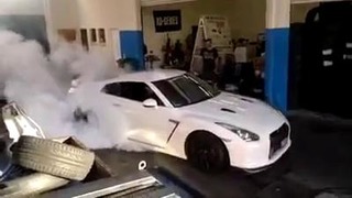 Nissan GTR 35 Burnout