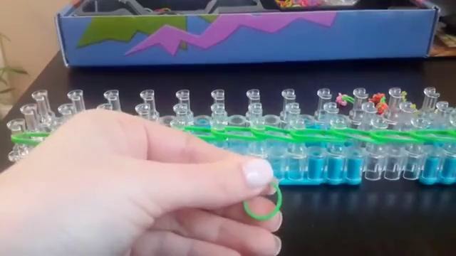 Браслет 7. Коралловый урок от rainbowloombands.ru