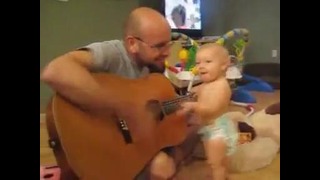 Малышу нравится песня