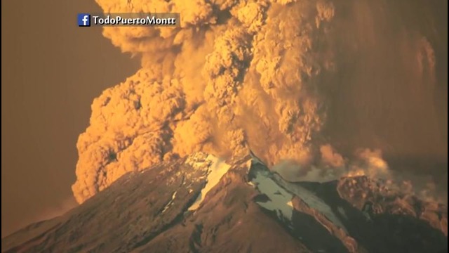 Calbuco Lightning Volcano Erupting In Chile 2015
