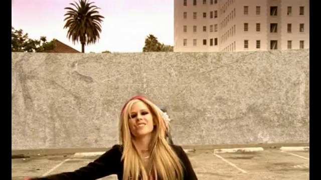 Avril Lavigne feat Lil Mama – Girlfriend (Remix)