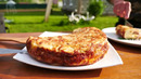 Испанский картофельный омлет с колбасой и сыром
