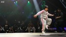 6-летняя девочка порвала зал