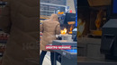 Шокировала весь супермаркет, засунув чайник в микроволновку! | Новостничок
