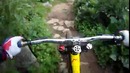 Экстремальный спуск на горном велосипеде