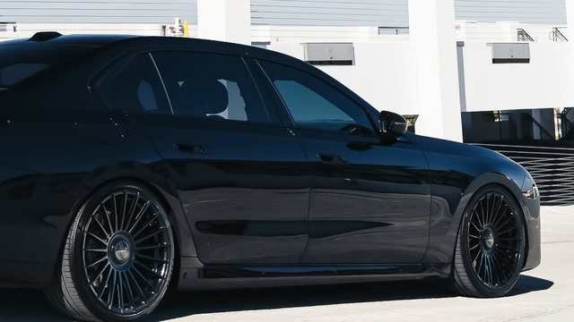 Обновленная BMW 7 серии