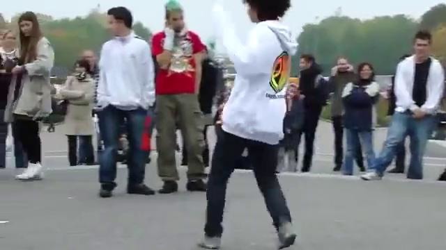 Странный танцевальный стиль джампстайл