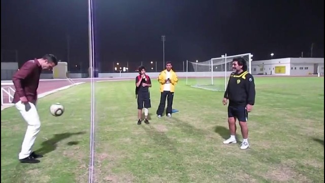 Robin van Persie juggling with Diego Maradona