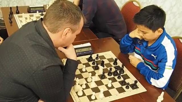 Шахматный блиц. 13летний Нодирбек Абдусаттаров против ГМ Алексея Придорожного
