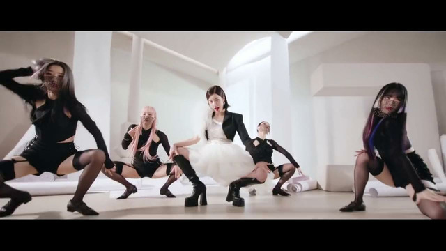 Kwon Eun Bi – Glitch MV