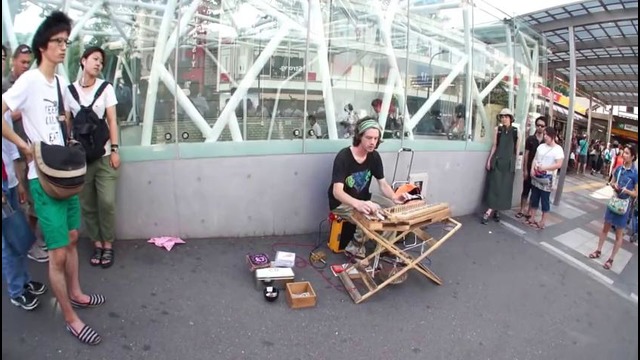 Street Musician in Tokyo – YouTube