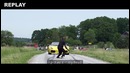 Прыжок через Lamborghini, мчащейся на скорости 130 км ч
